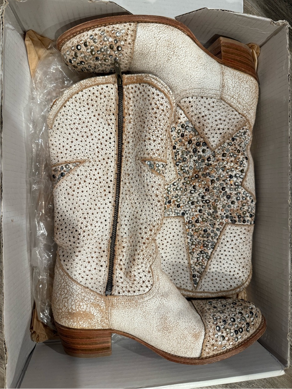 Frye Cream Leather Western Ankle Boots with Rhinestone Star